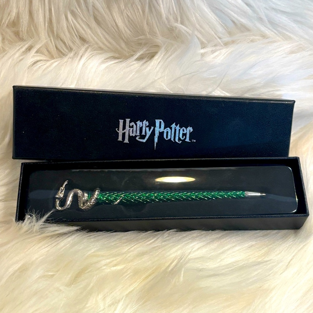 Harry Potter Serpent Ink Pen/ Silver & Green ballpoint pen with box NEW
